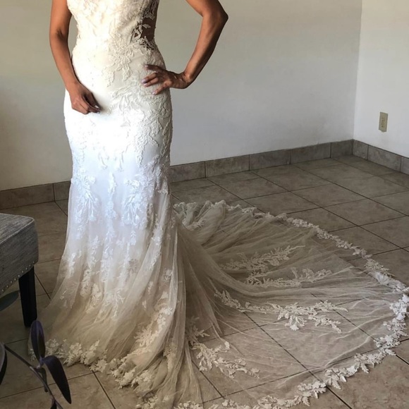 Wedding dresses - Picture 3 of 6